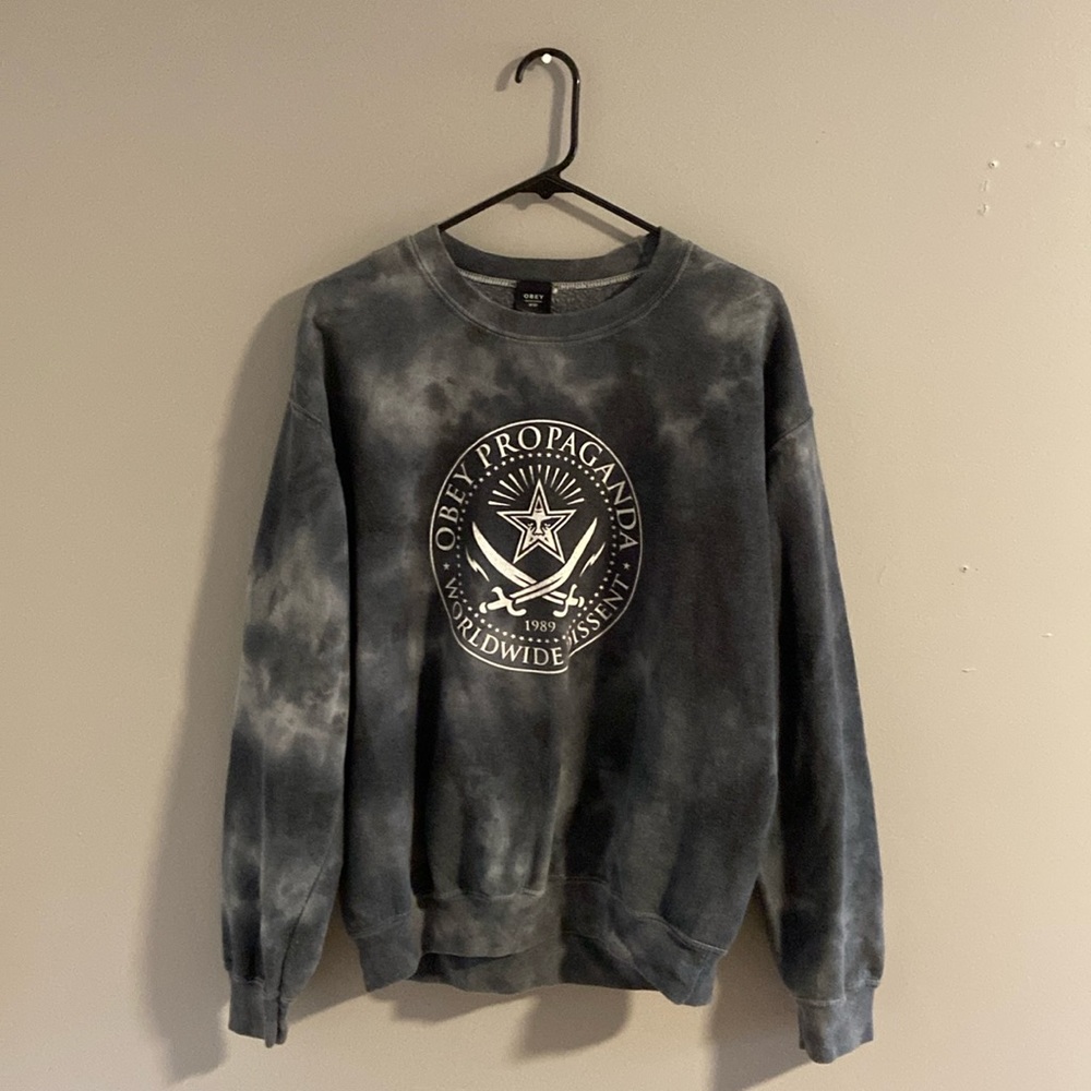 Obey crewneck sweatshirt. Black/grey medium